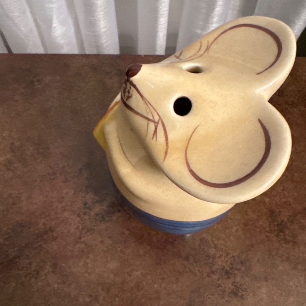 Vintage Ceramic Mouse Parmesan Cheese Shaker - Picture 4 of 5